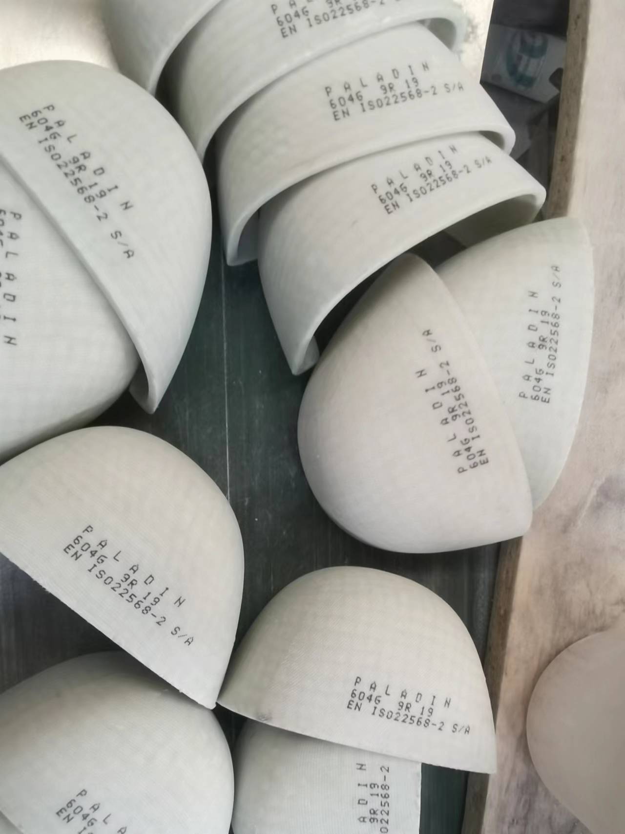 PU Kaplamalı Model 522 Fiberglas Ayak Kapağı | Endüstriyel güvenlik botları için 200J darbe direnci